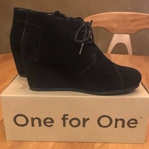 TOMS Women's Dessert Wedge Black - Size 7